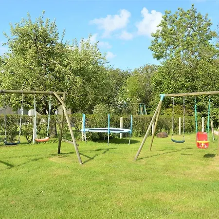 Maison Confortable Sejour Spacieux, Belle Terrasse Avec Grand Jardin Avec Jeux Exterieurs Pres Bayeux Et Omaha Saonnet