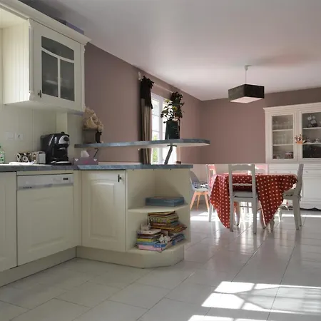 بيت للعطل Maison Confortable Sejour Spacieux, Belle Terrasse Avec Grand Jardin Avec Jeux Exterieurs Pres Bayeux Et Omaha *