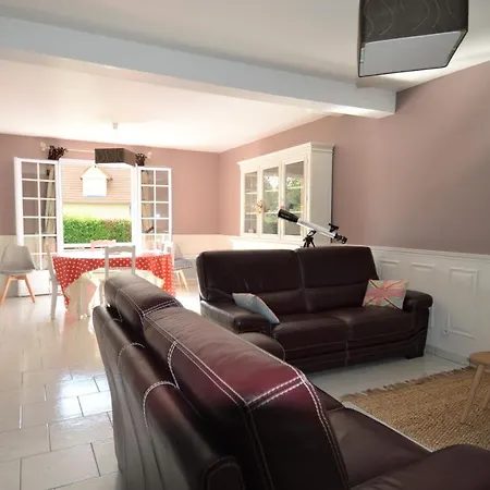 Feriehus Maison Confortable Sejour Spacieux, Belle Terrasse Avec Grand Jardin Avec Jeux Exterieurs Pres Bayeux Et Omaha