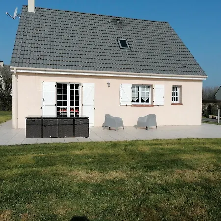 Maison Confortable Sejour Spacieux, Belle Terrasse Avec Grand Jardin Avec Jeux Exterieurs Pres Bayeux Et Omaha *