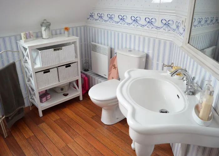 Prázdninový dům Maison Confortable Sejour Spacieux, Belle Terrasse Avec Grand Jardin Avec Jeux Exterieurs Pres Bayeux Et Omaha *