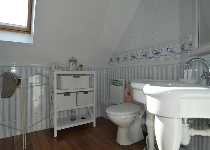 Prázdninový dům Maison Confortable Sejour Spacieux, Belle Terrasse Avec Grand Jardin Avec Jeux Exterieurs Pres Bayeux Et Omaha *