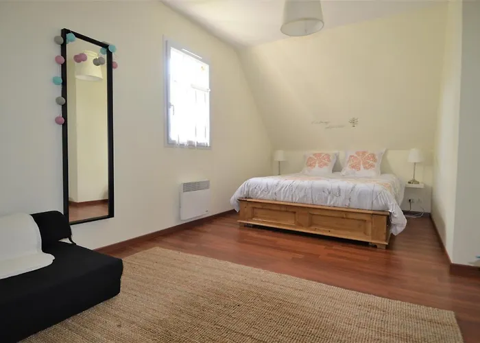 Maison Confortable Sejour Spacieux, Belle Terrasse Avec Grand Jardin Avec Jeux Exterieurs Pres Bayeux Et Omaha * Saonnet