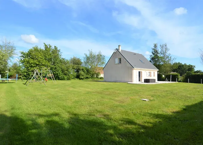 Maison Confortable Sejour Spacieux, Belle Terrasse Avec Grand Jardin Avec Jeux Exterieurs Pres Bayeux Et Omaha Prázdninový dům